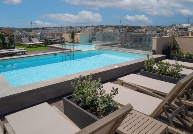 Ferienwohnung in Marsaskala - 401 Comfort One Bedroom Apartment with Partial Sea