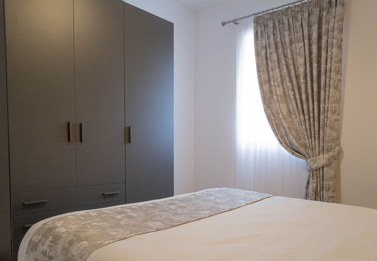 Ferienwohnung in Marsaskala - 401 Comfort One Bedroom Apartment with Partial Sea