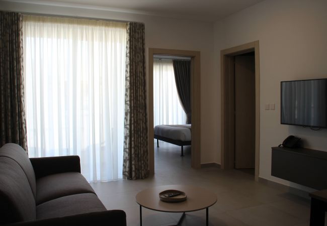 Ferienwohnung in Marsaskala - 402 Comfort One Bedroom Apartment with Partial Sea