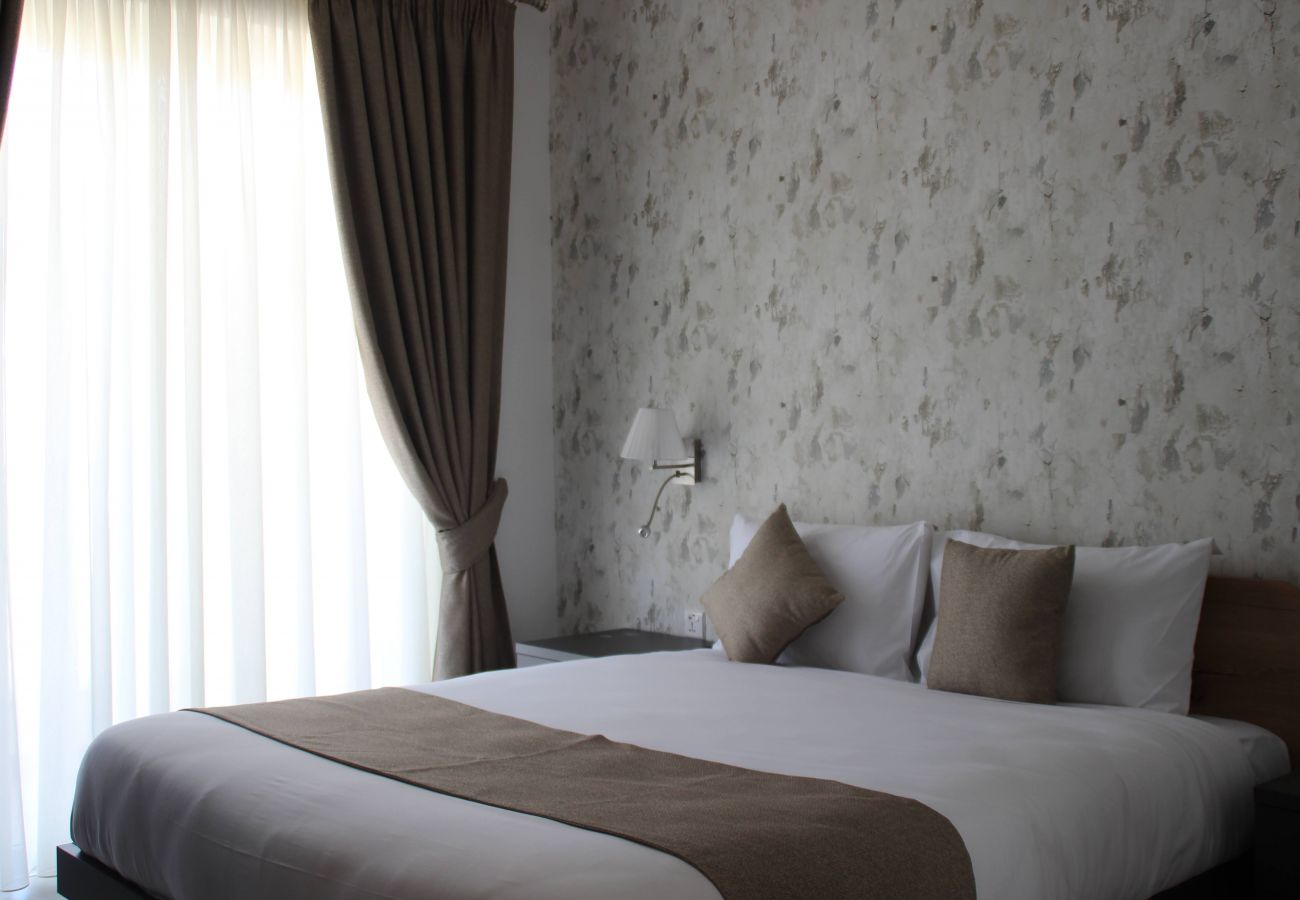 Ferienwohnung in Marsaskala - 402 Comfort One Bedroom Apartment with Partial Sea