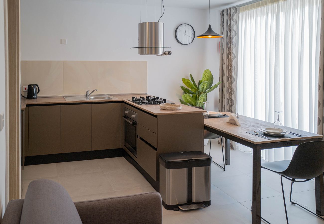 Appartement à Marsaskala - 401 Comfort One Bedroom Apartment with Partial Sea